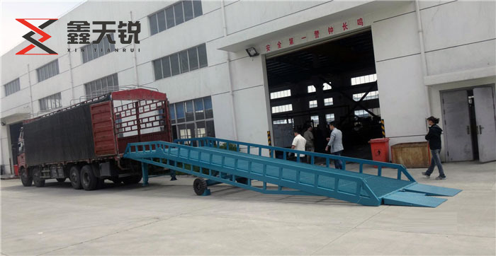 云浮移动式登车桥